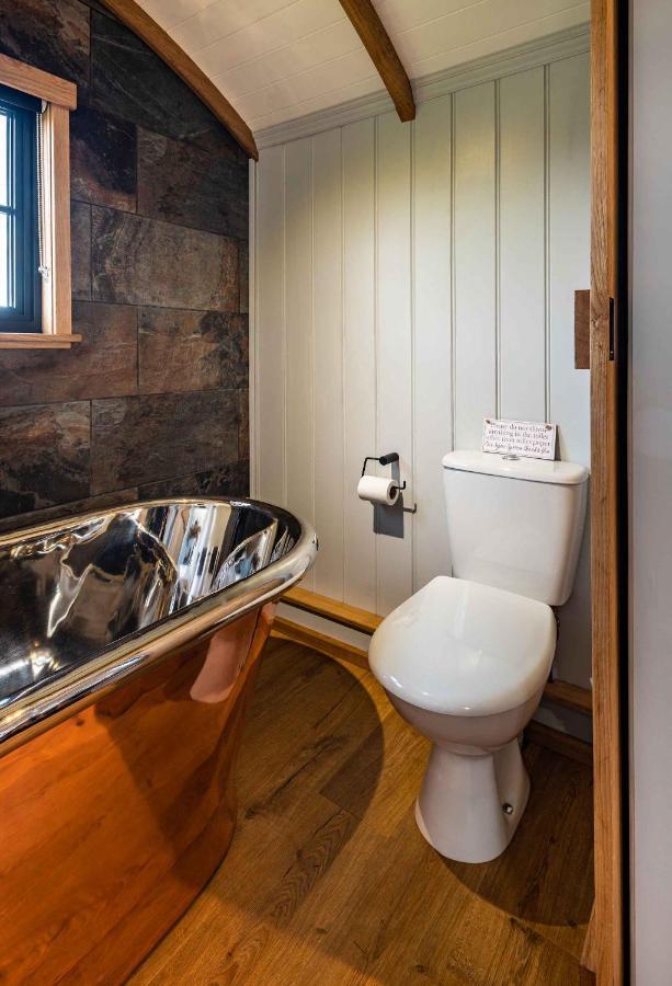 Monkwood Shepherds Hut - Ockeridge Rural Retreats وورسيستير المظهر الخارجي الصورة
