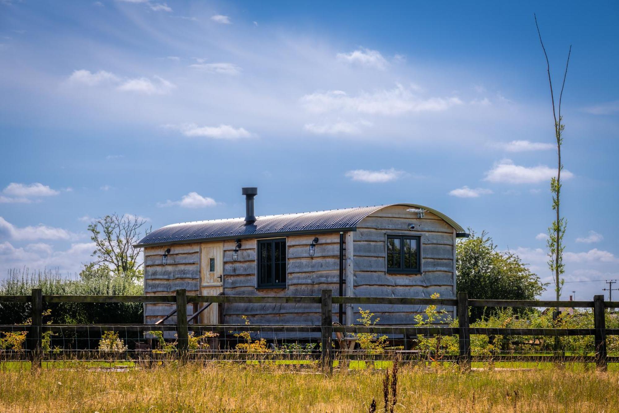 Monkwood Shepherds Hut - Ockeridge Rural Retreats وورسيستير المظهر الخارجي الصورة